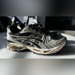 ASICS Gel-Kayano 14 Men’s Size 9 Black Seal Grey